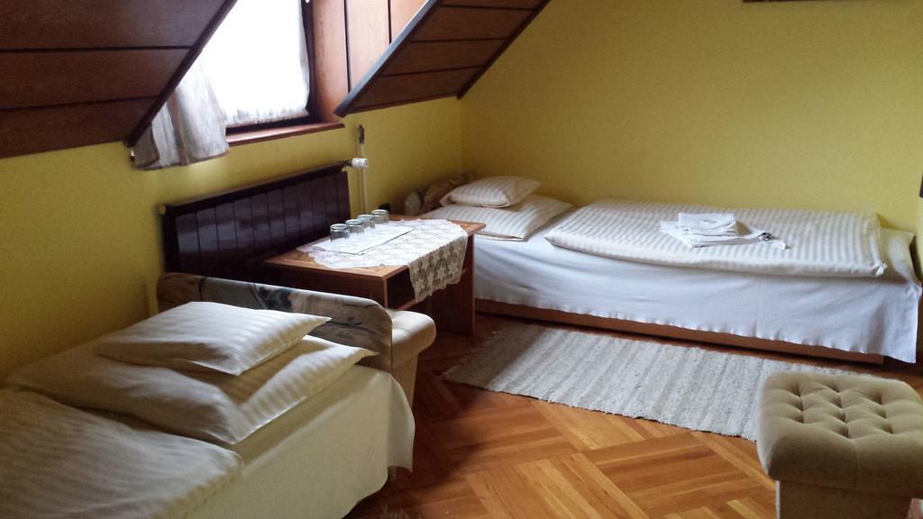 Bed and Breakfast Kocsis Panzió és Étterem Komárom Habitación foto
