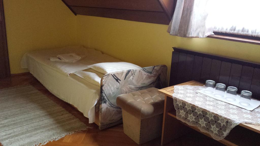 Bed and Breakfast Kocsis Panzió és Étterem Komárom Habitación foto